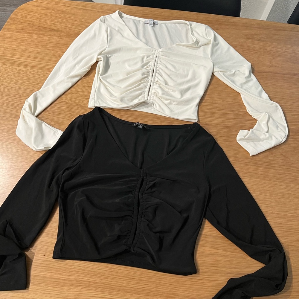 Black and white ruched longsleeve tops